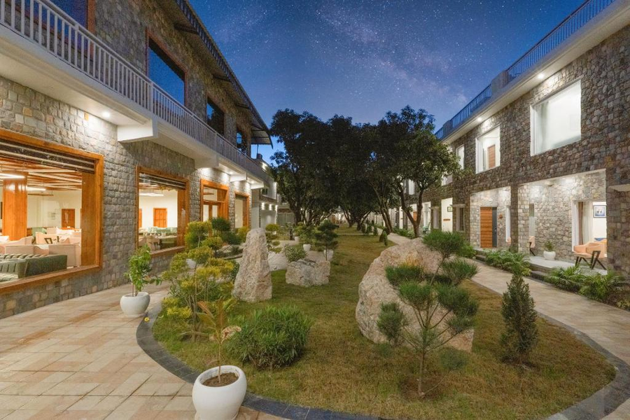 river heritage resort