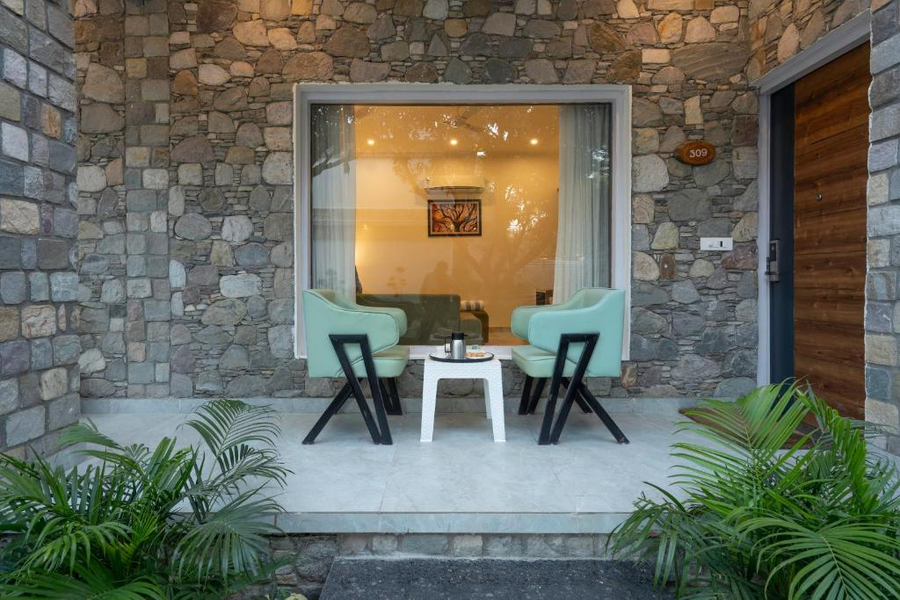 river heritage resort