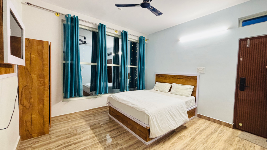 iroomz ssv hotel 30 km from bangalore