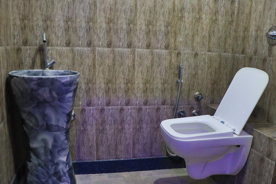 iroomz ssv hotel 30 km from bangalore