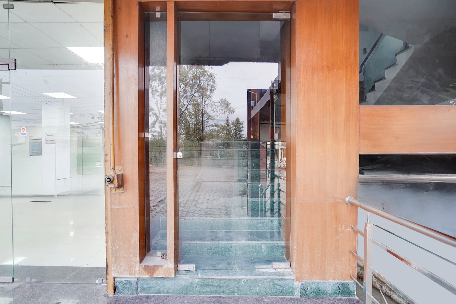 Super Townhouse Selaqui Chakrata Road,,3 star
