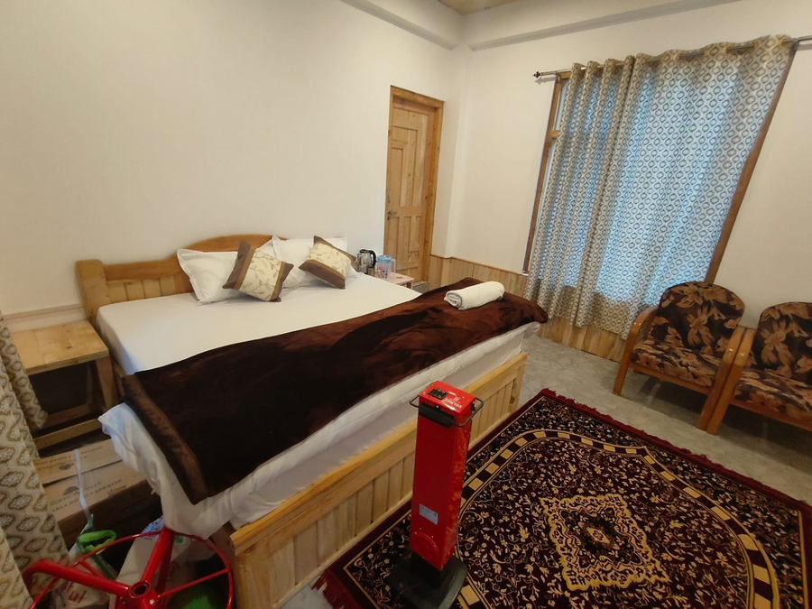 hotel shreya cozy hut