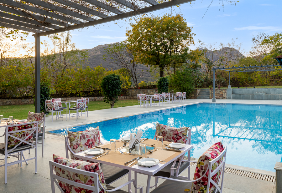 the hunting lodge luxury resort in udaipur