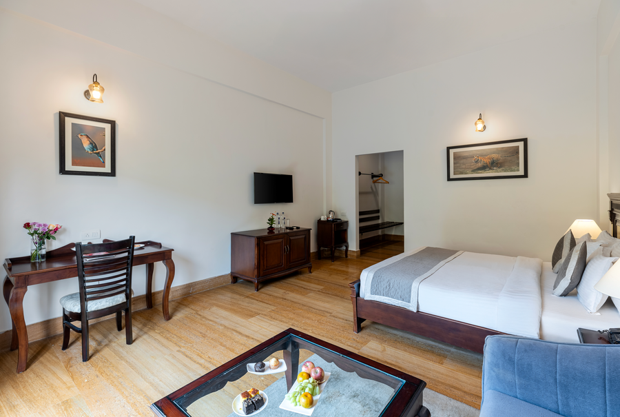 the hunting lodge luxury resort in udaipur