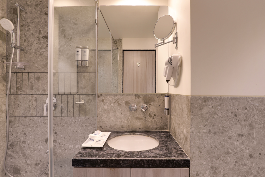 keys lite by lemon tree hotels vadodara
