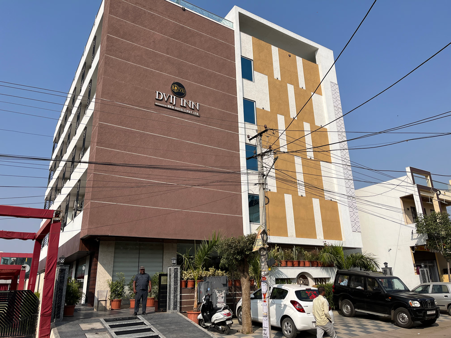 hotel dvij inn
