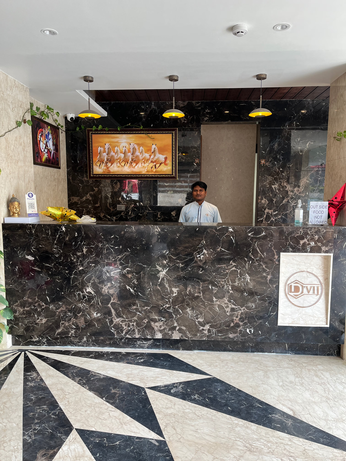 hotel dvij inn