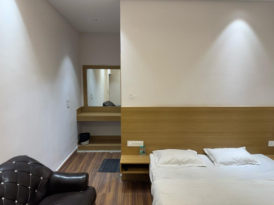 clay inn hotel dhunela sohna