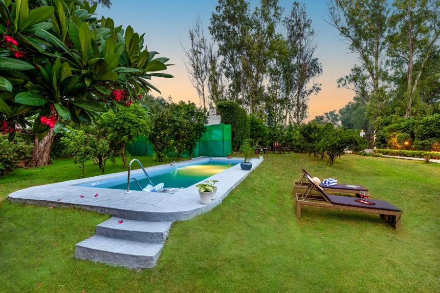 alaya stays 3 bhk with pvt pool daffodil