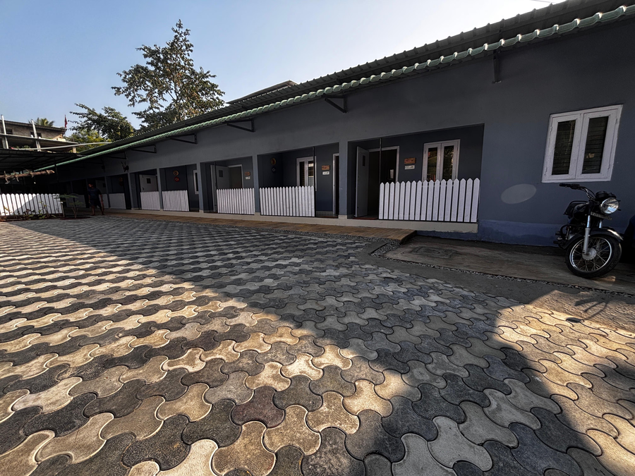 the gulmohar inn