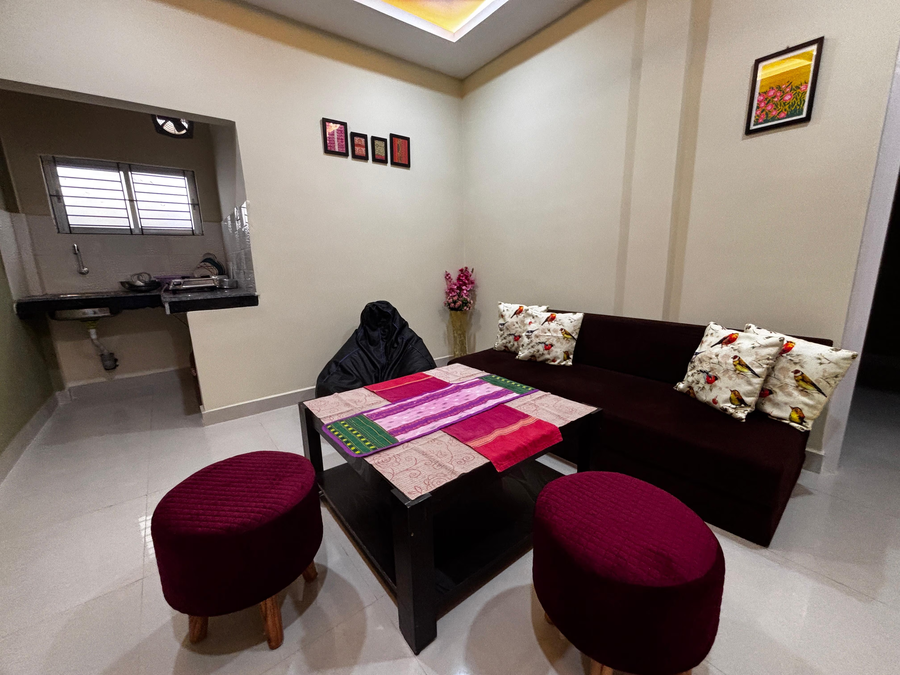 the gulmohar inn