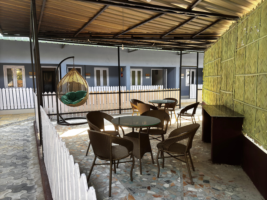 the gulmohar inn