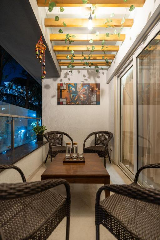 Rivaa Studios,,4 star