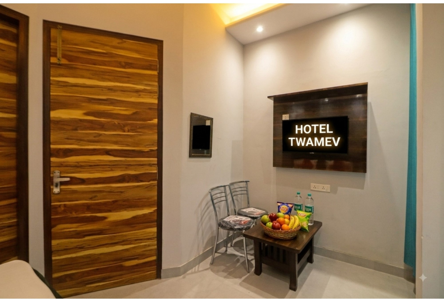 Twamev Rajouri Garden By The Arrow,Metro Station, Block A2, Block A, Rajouri Garden, New Delhi, Delhi, 110027,2 star