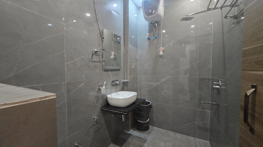 Hotel G8,,3 star