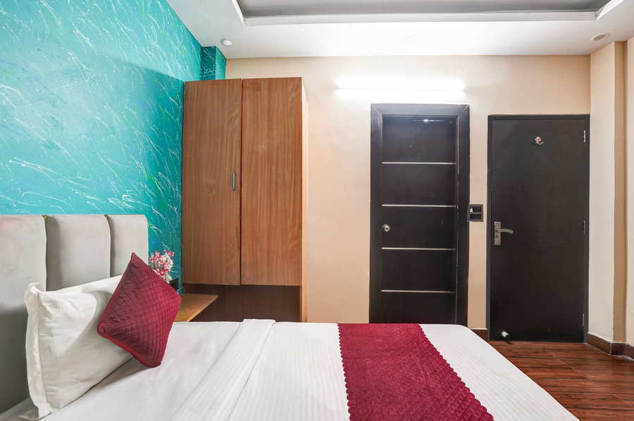 hotel twamev laxmi nagar