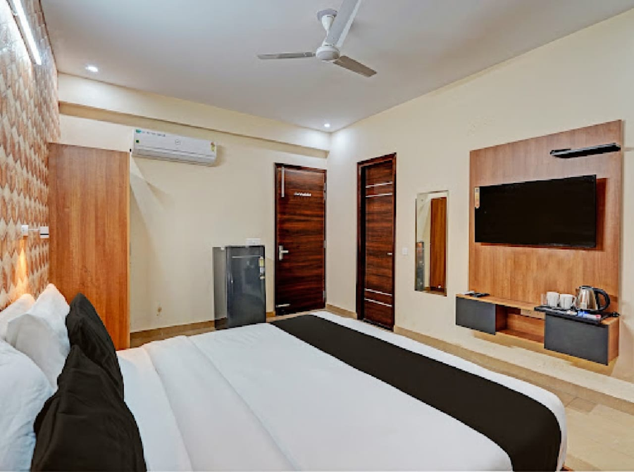 hotel akshay 1295