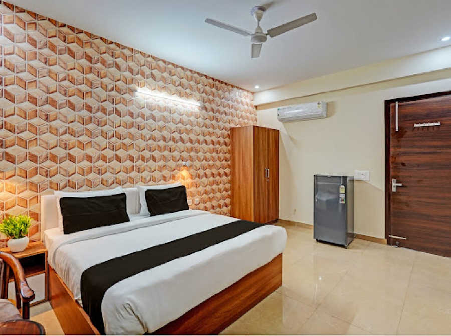 hotel akshay 1295