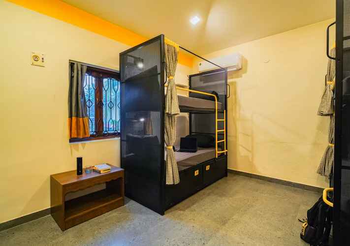 the hosteller goa anjuna