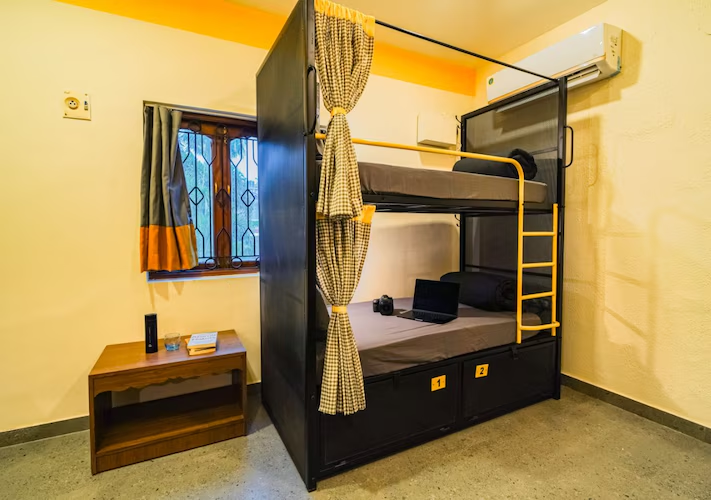 the hosteller goa anjuna