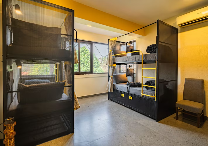 the hosteller goa anjuna
