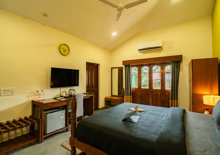 the hosteller goa anjuna