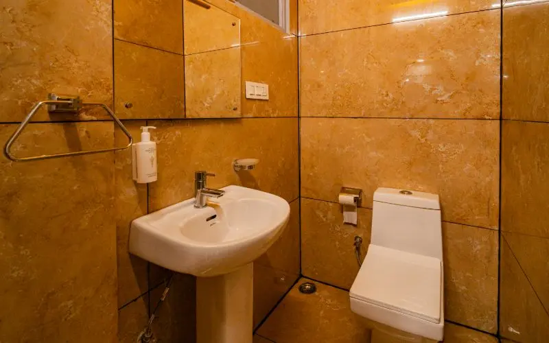 the hosteller jibhi