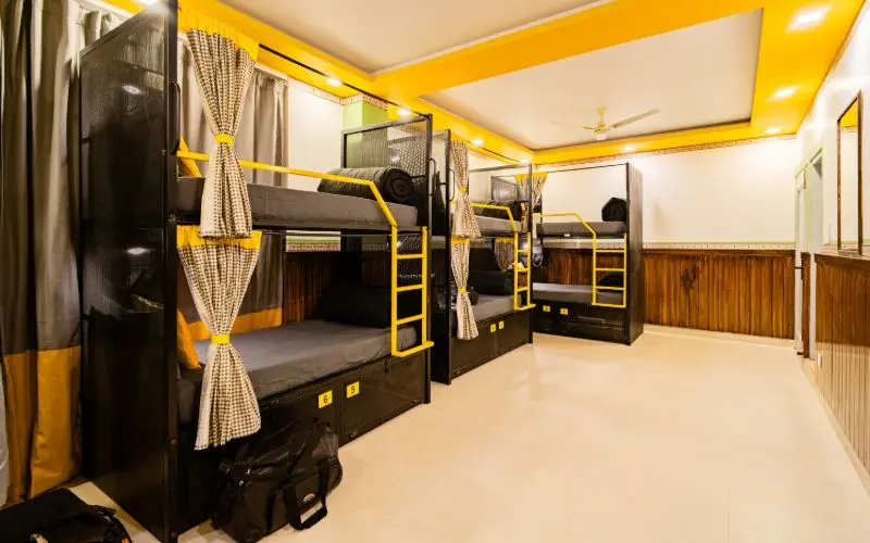 the hosteller jibhi