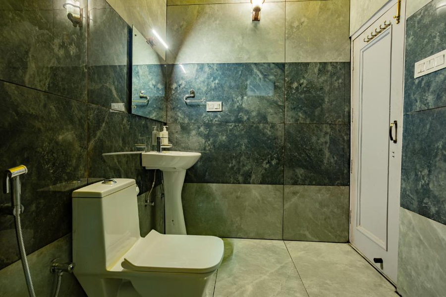 the hosteller jibhi