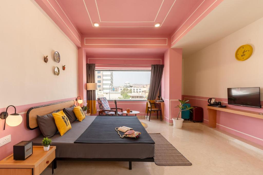 the hosteller jaipur mi road