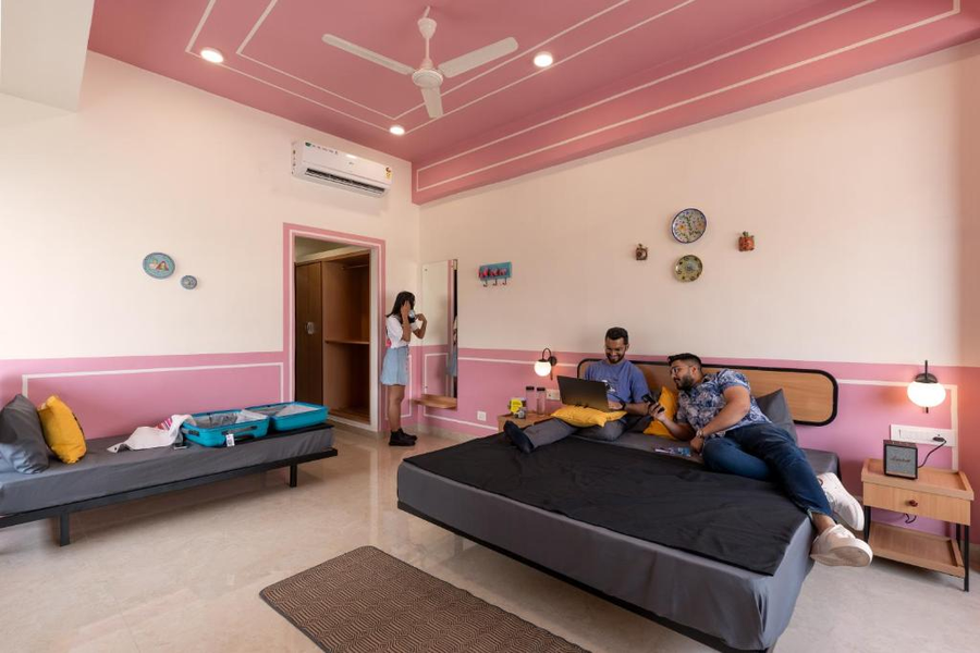 the hosteller jaipur mi road