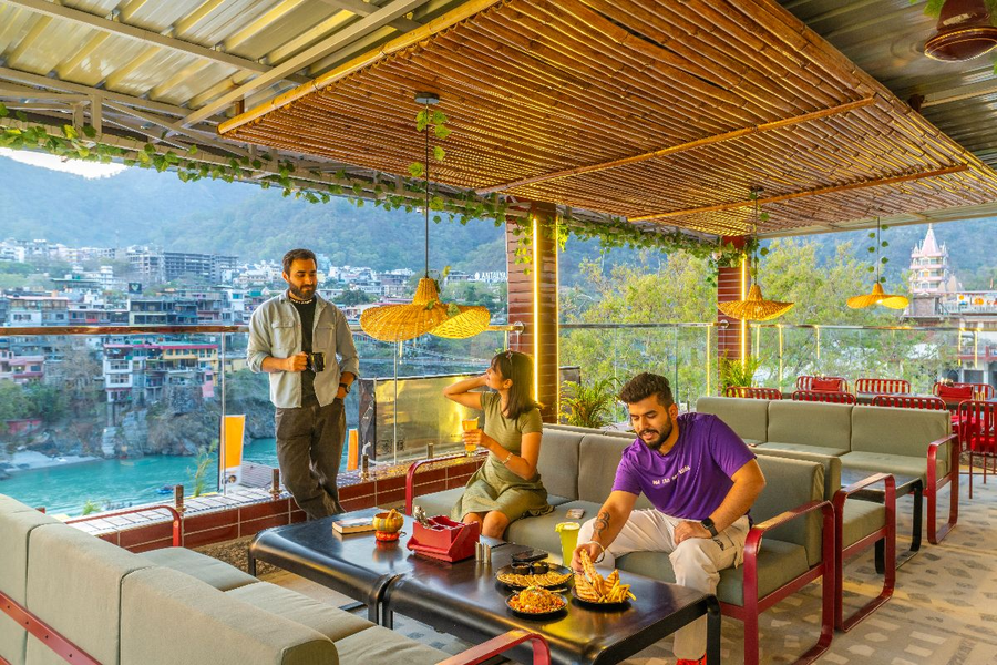 The Hosteller Rishikesh, Ganges,Laxman Jhula,1 star