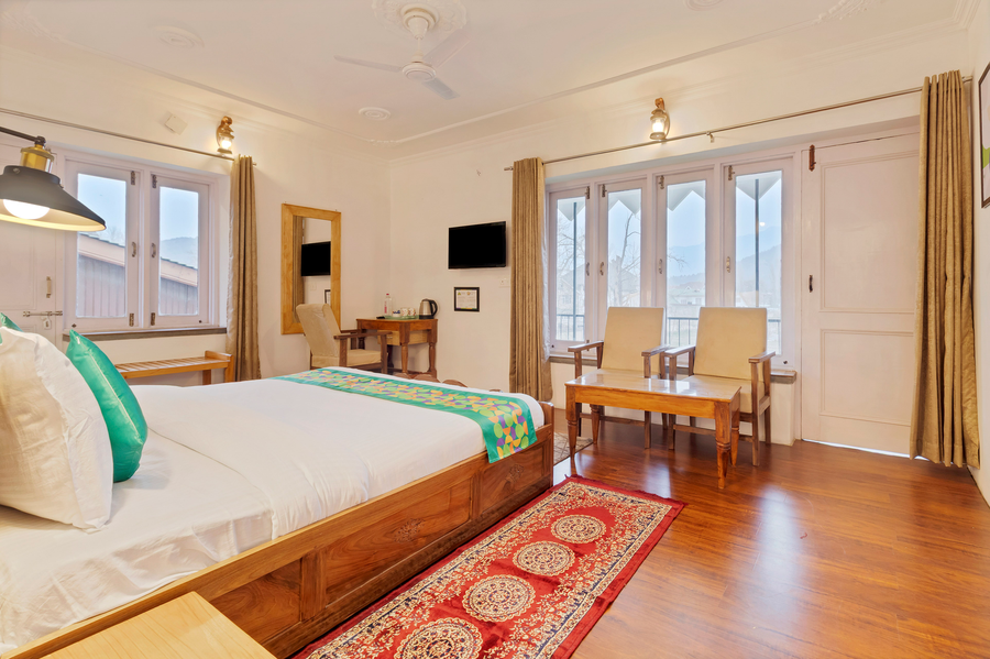 treebo vitasta villa