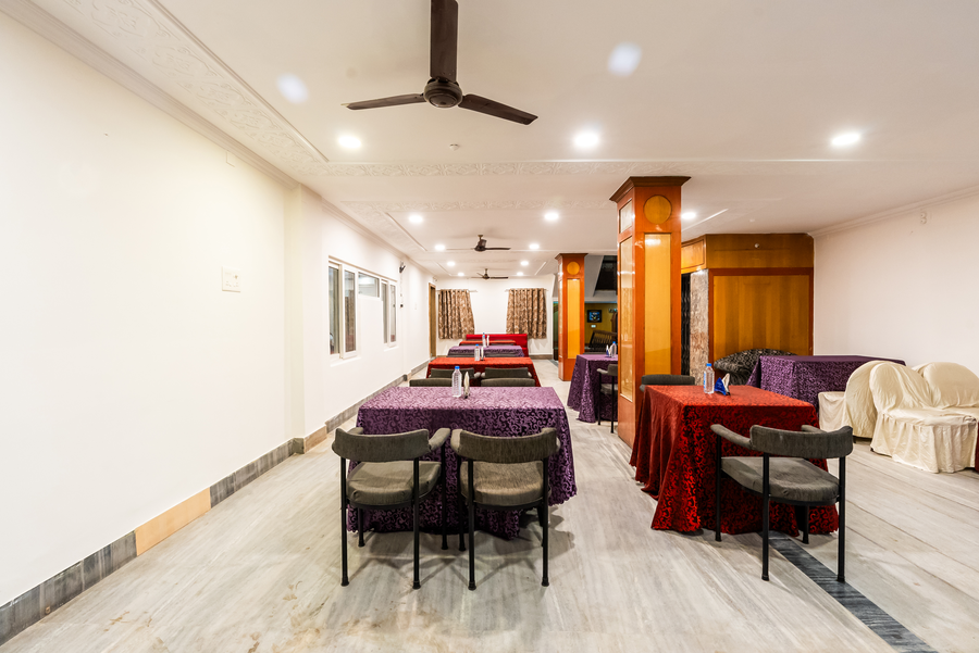 treebo edge raipur railway station