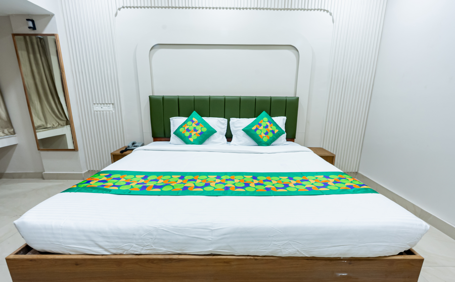 treebo edge raipur railway station