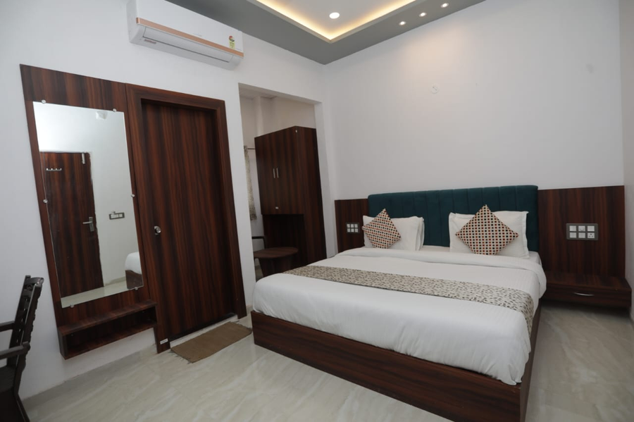 raj moti hotel and restro