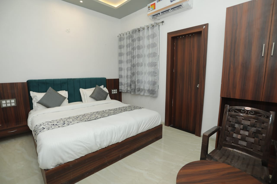 raj moti hotel and restro