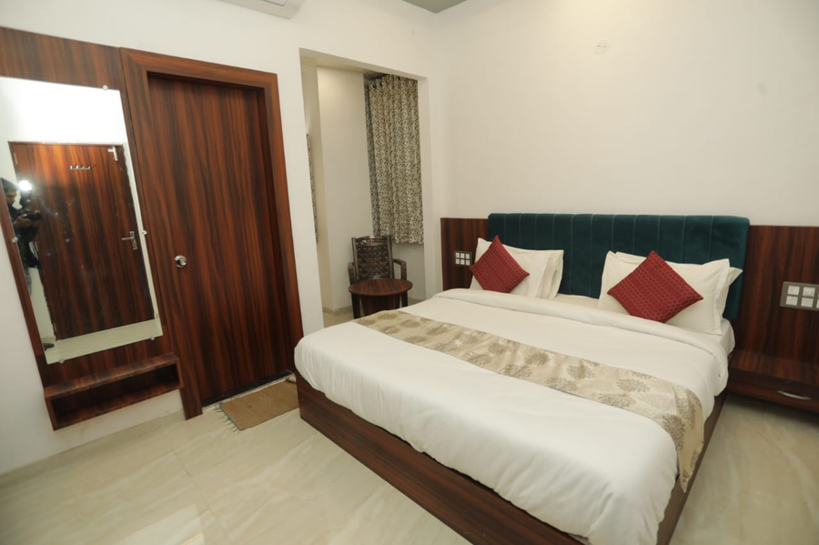 raj moti hotel and restro