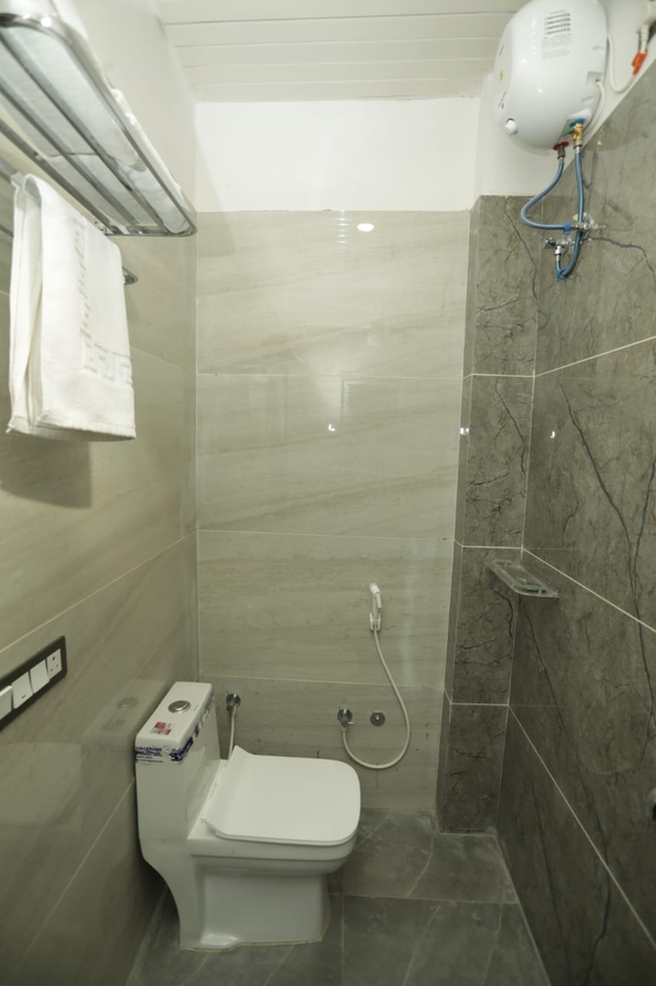 raj moti hotel and restro