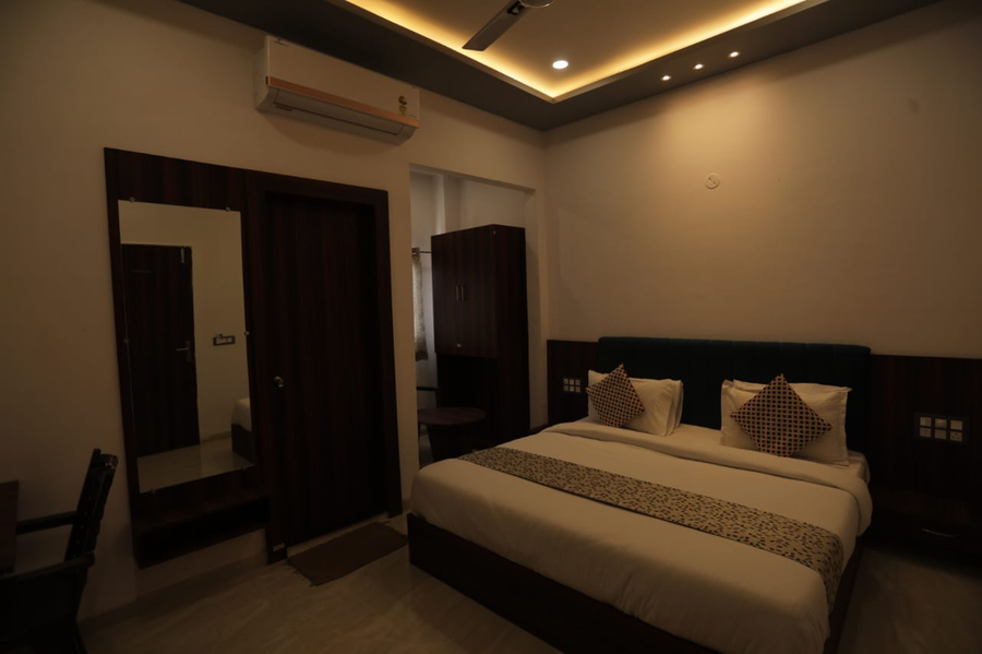 raj moti hotel and restro