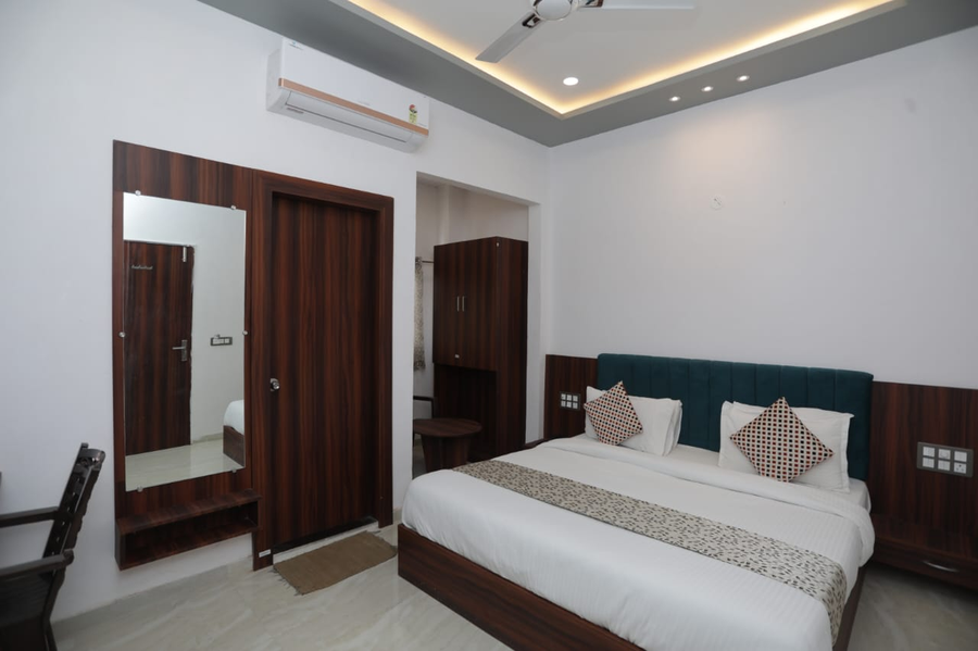 raj moti hotel and restro