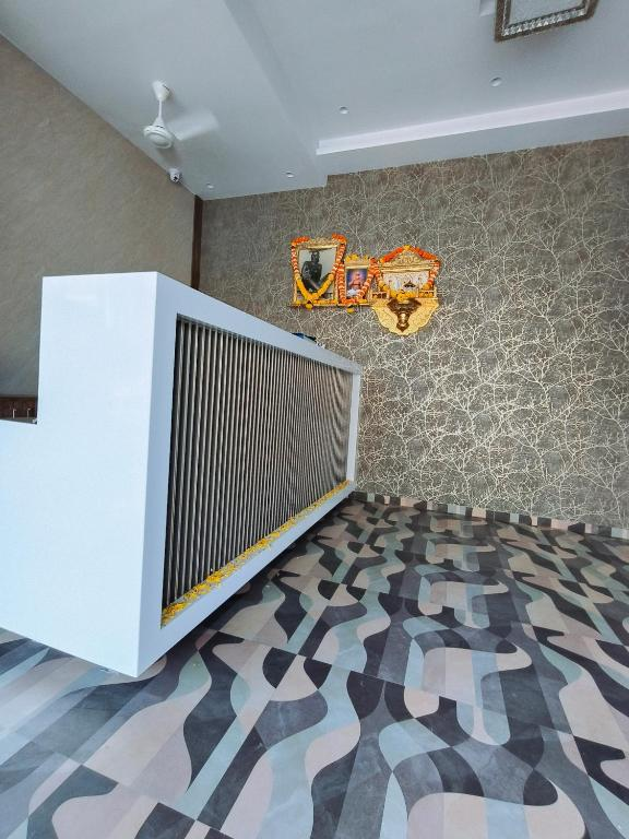 Hotel Everest Residency,,3 star