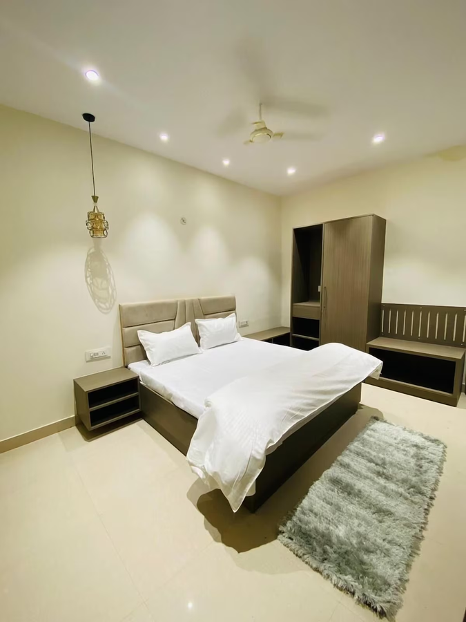 the commune varanasi