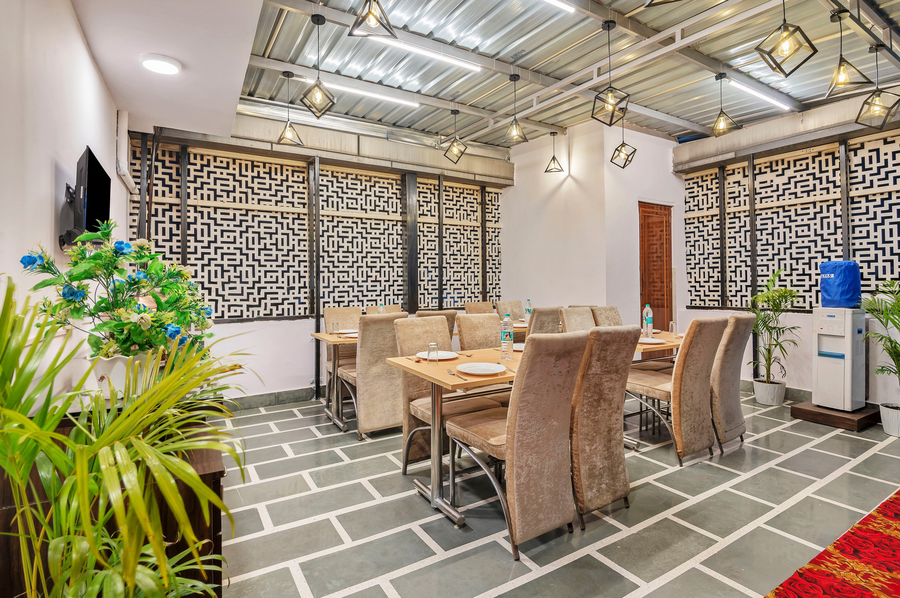 treebo elegant palace