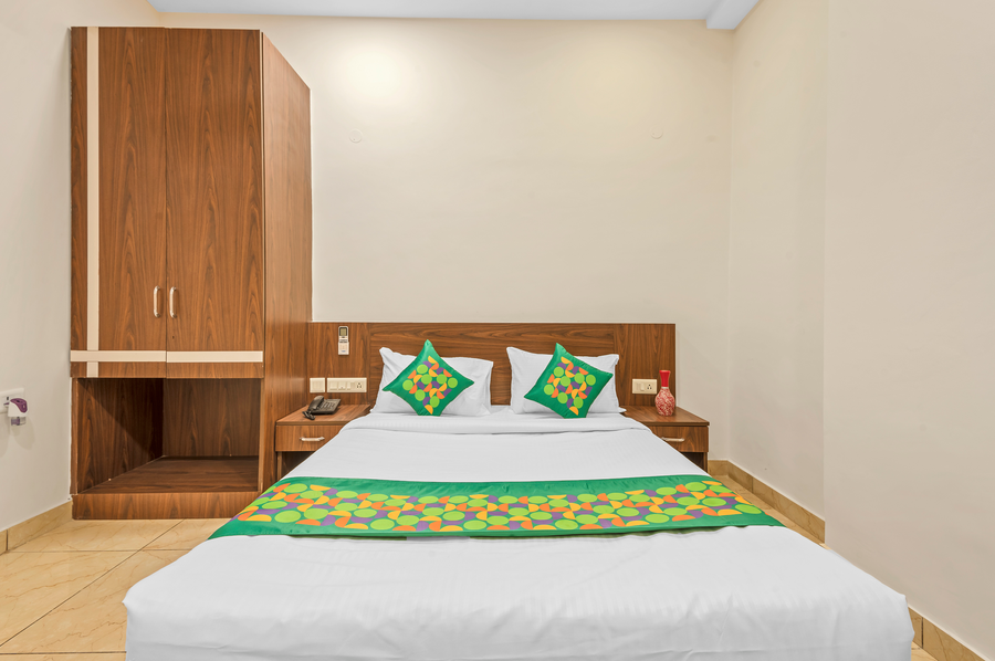 treebo elegant palace