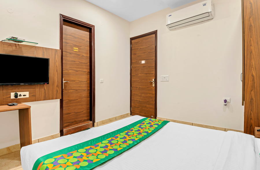 treebo elegant palace