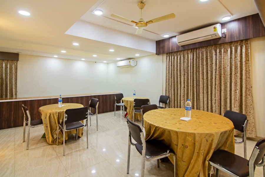 treebo petals suites and banquet new town