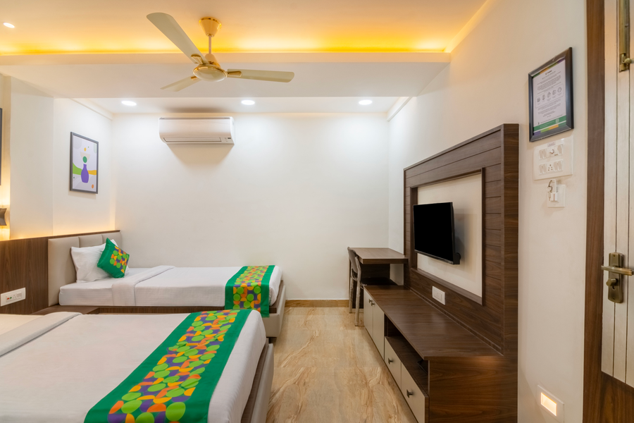 treebo petals suites and banquet new town