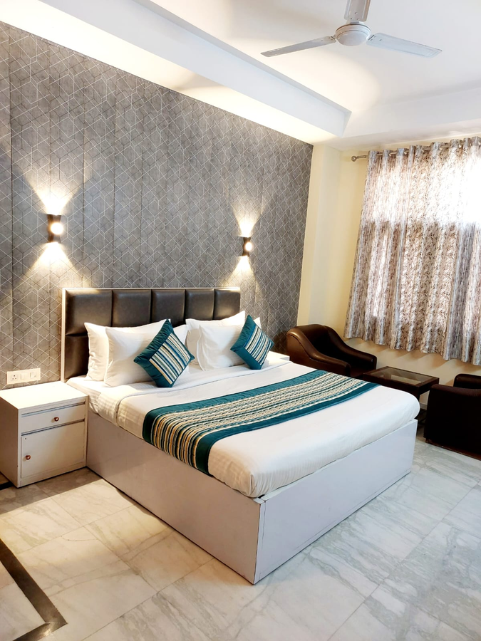 Khusbu Residency,Green Park,3 star