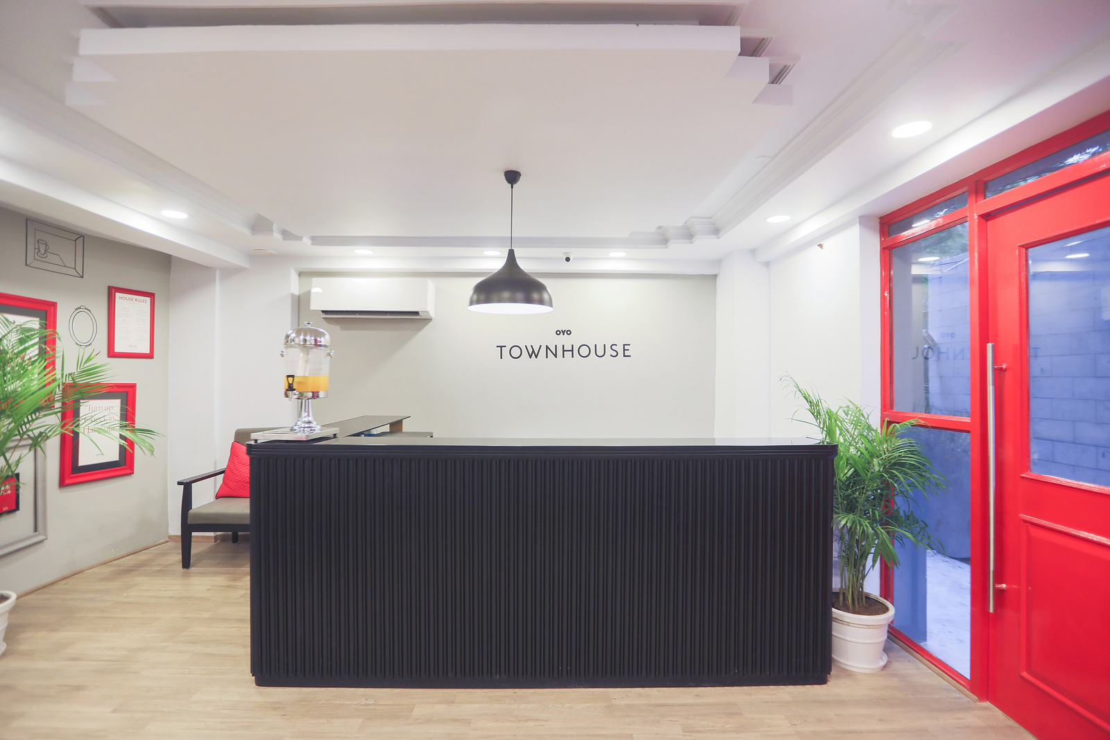 Super Townhouse Royal Garden Park Street Mullick Bazar Crossing,Kolkata>>Howrah,3 star